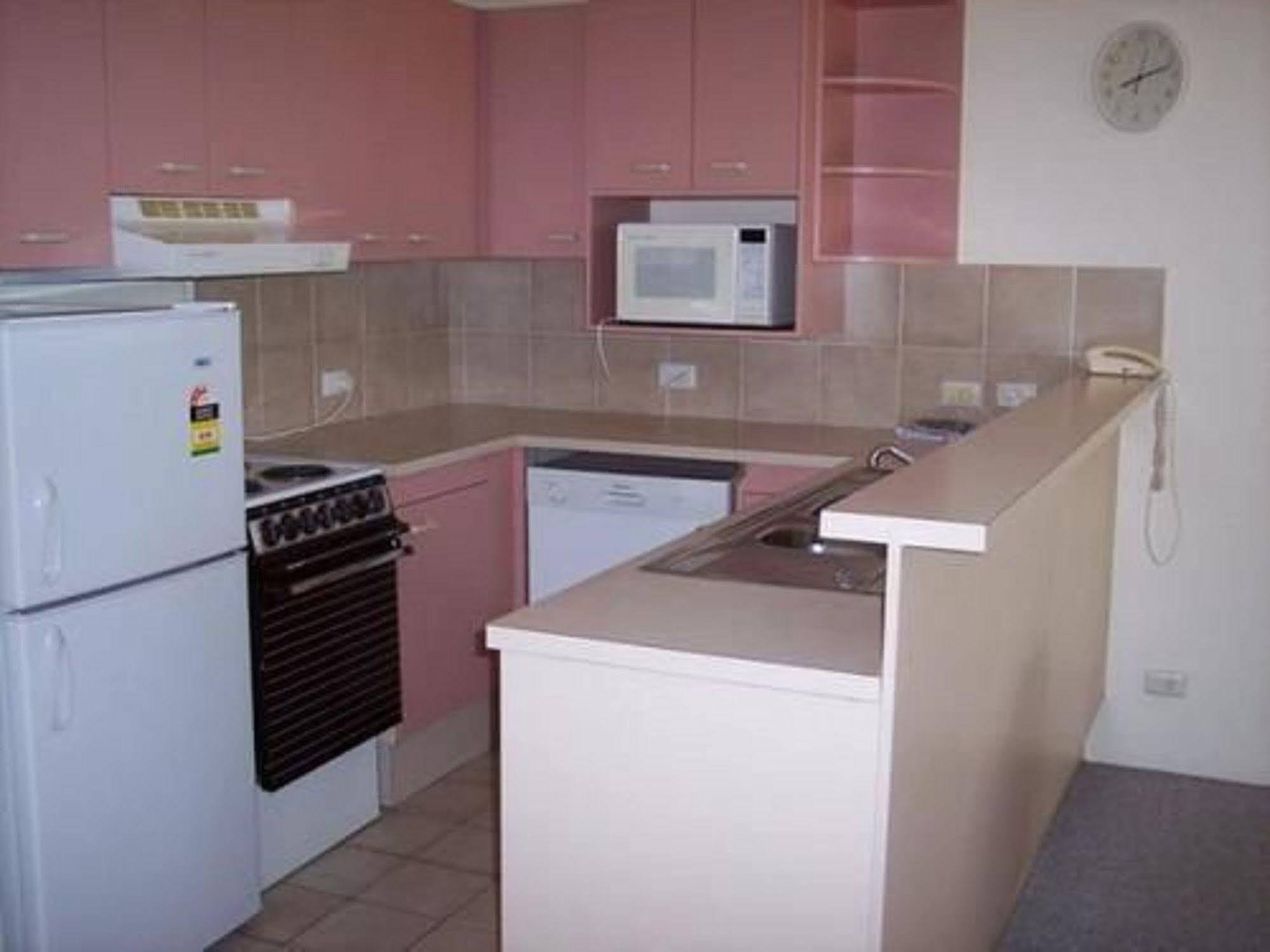 Warringa Surf Holiday Apartments Gold Coast Exterior photo